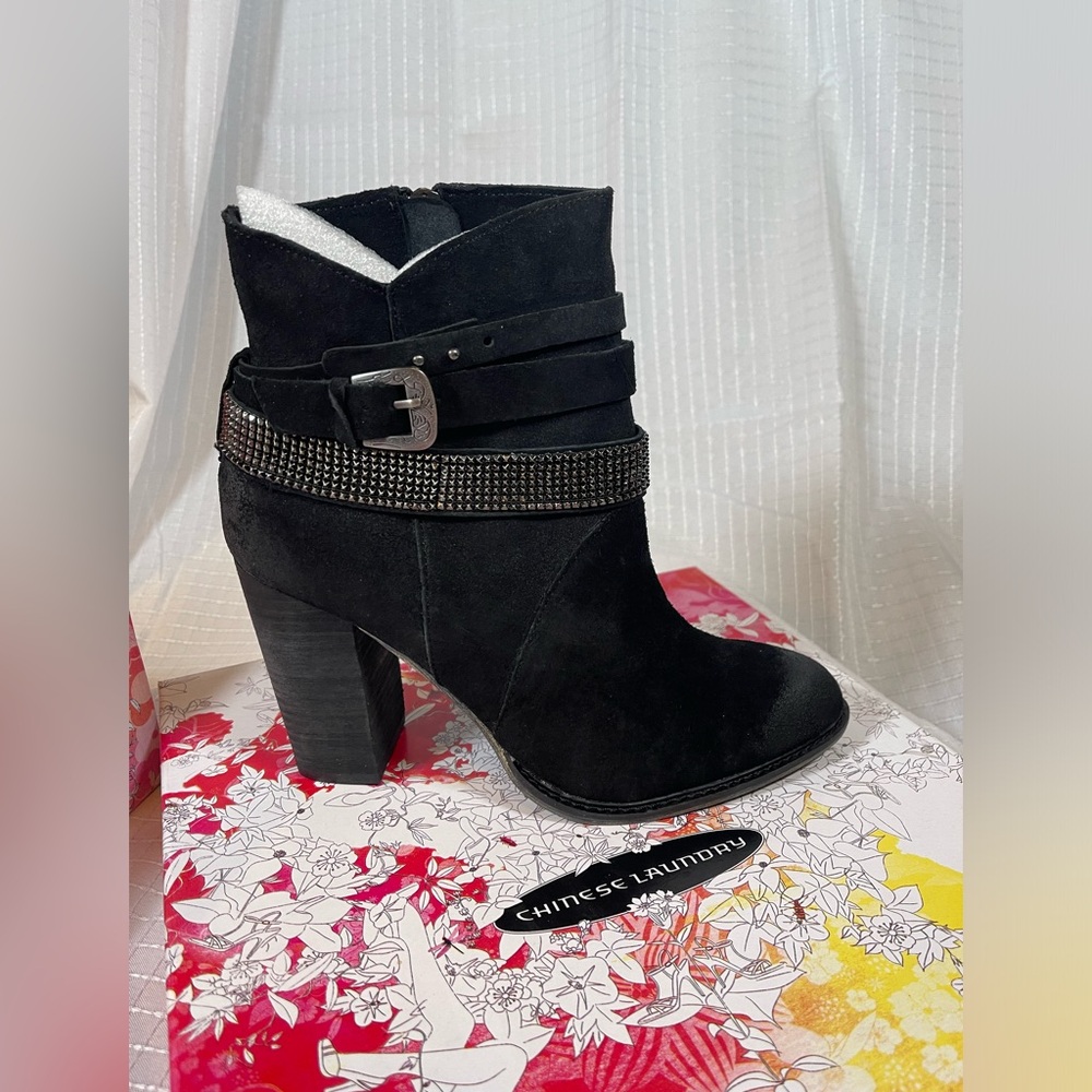 NWT Chinese Laundry Zanga Split Suede Black Ankle Boots